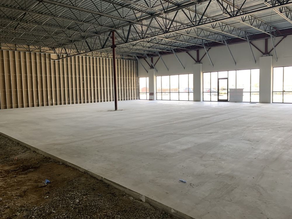 Blackiston Mill Shopping Center: 1418, 1420 Blackiston Mill Road, Clarksville, IN 47129
